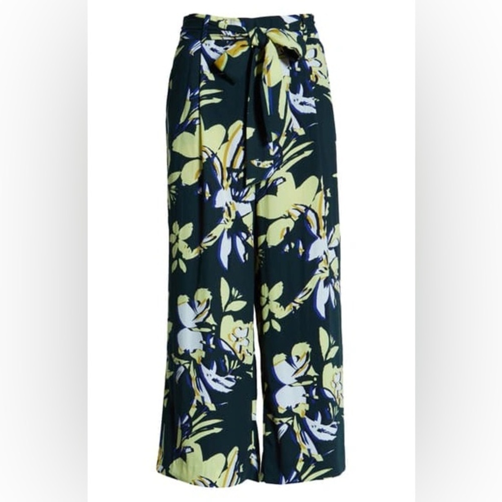 HALOGEN WIDE LEG CROP PANTS IN GREEN GABLES FLORAL Size